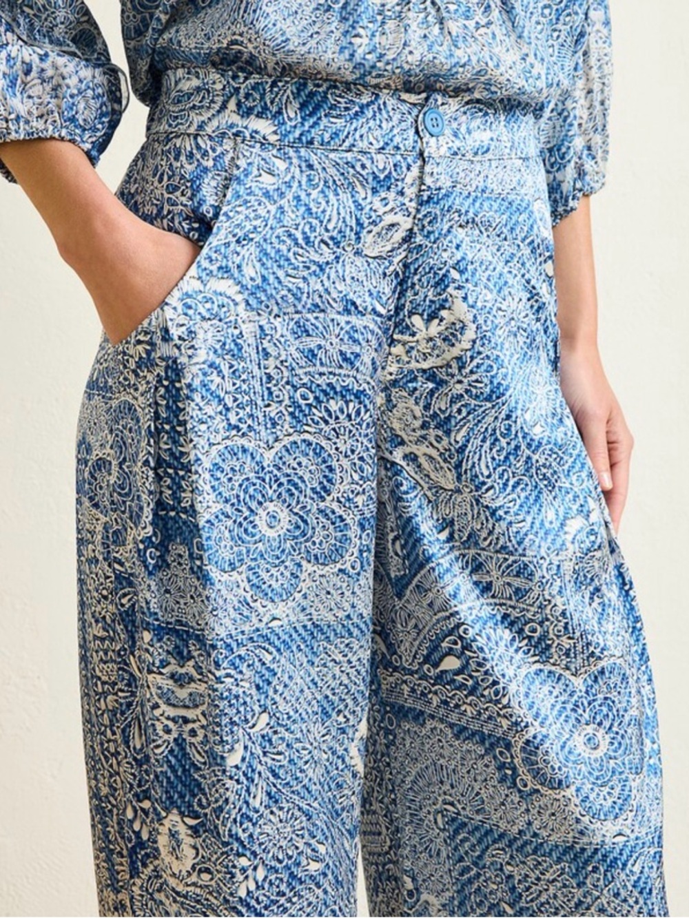 Johnny Was Silk Blend Wide Leg Pants Blue Paisley Boho NWT Size L - Picture 3 of 12